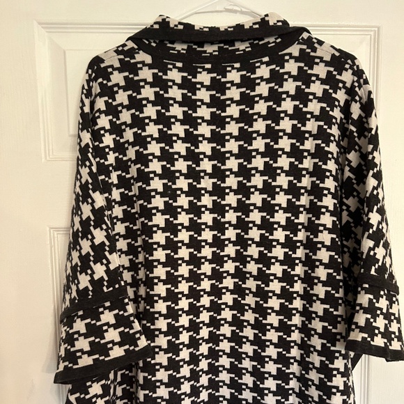 Pendleton Houndstooth Cape/Poncho - Picture 2 of 5